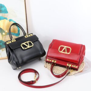 V-Ladies Bag.(Black Color)