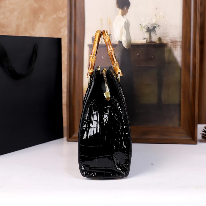 Bamboo Joint Handle Handbag. - Image 3